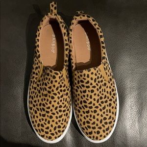 Platform slip on leopard sneakers